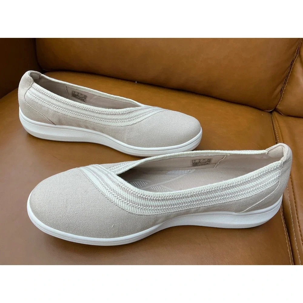 Clarks Breezesky Air Cloudsteppers Womens 10 Sand Slip On Flats